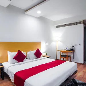 Hotel Saltstayz Express - Medicity Near Medanta Hospital, Gurgaon
